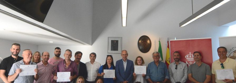 alcalde-tomares-prezero-y-aserso-entregan-diplomas-alumnos-escuela-de-oficios-limpieza-viaria-y-jardineria-1920x1253