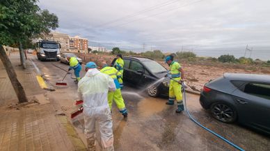 Labores del equipo de limpieza viaria de Madrid