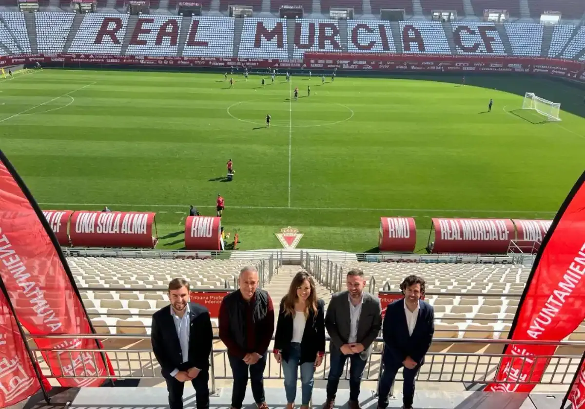 PreZero ultima la cuenta atrás para el mural que dará acceso al estadio del Real Murcia