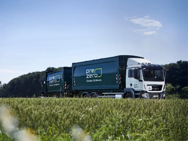 PreZero LKW auf Landstraße Circular. By Nature.