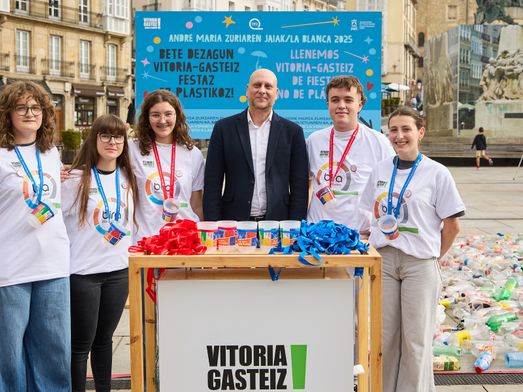 campaña menos plásticos más fiesta en Vitoria 5