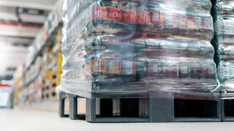 PreZero Lösungen für den Handel: Kunststoff-Paletten und Verpackungsoptimierung für effiziente Logistik in der Kreislaufwirtschaft.