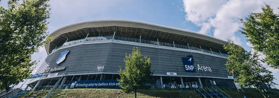 Außenansicht der SNP Arena TSG Hoffenheim in Sinsheim als Zero-Waste zertifizerites Bundesliga-Stadion