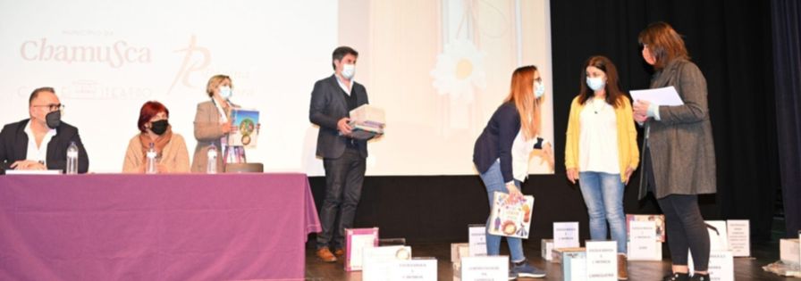 Projeto solidário "Escola com livros"