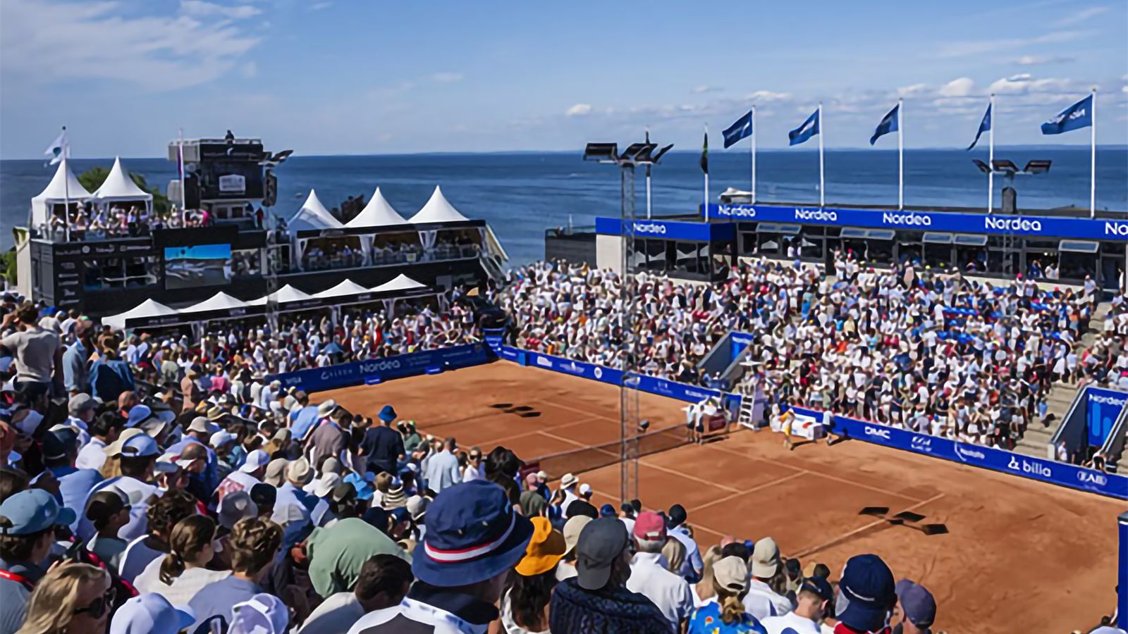 Publik som tittar på tennis under NordeaOpen