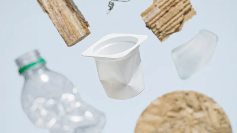 [KI-generiert] Circular Materials plastic PET bottle paper wood glass yoghurt cup