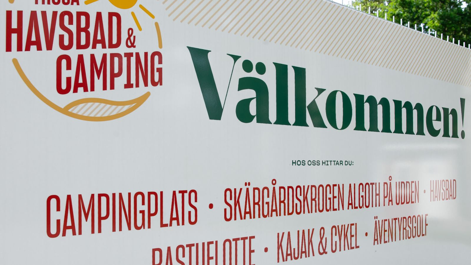Välkommenskylt till Trosa Havsbad och Camping