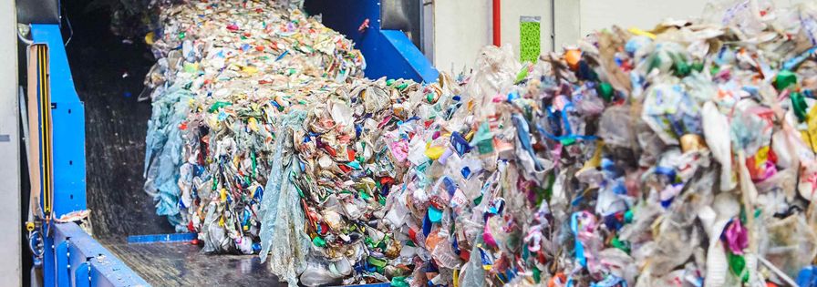 Plastic op sorteerband