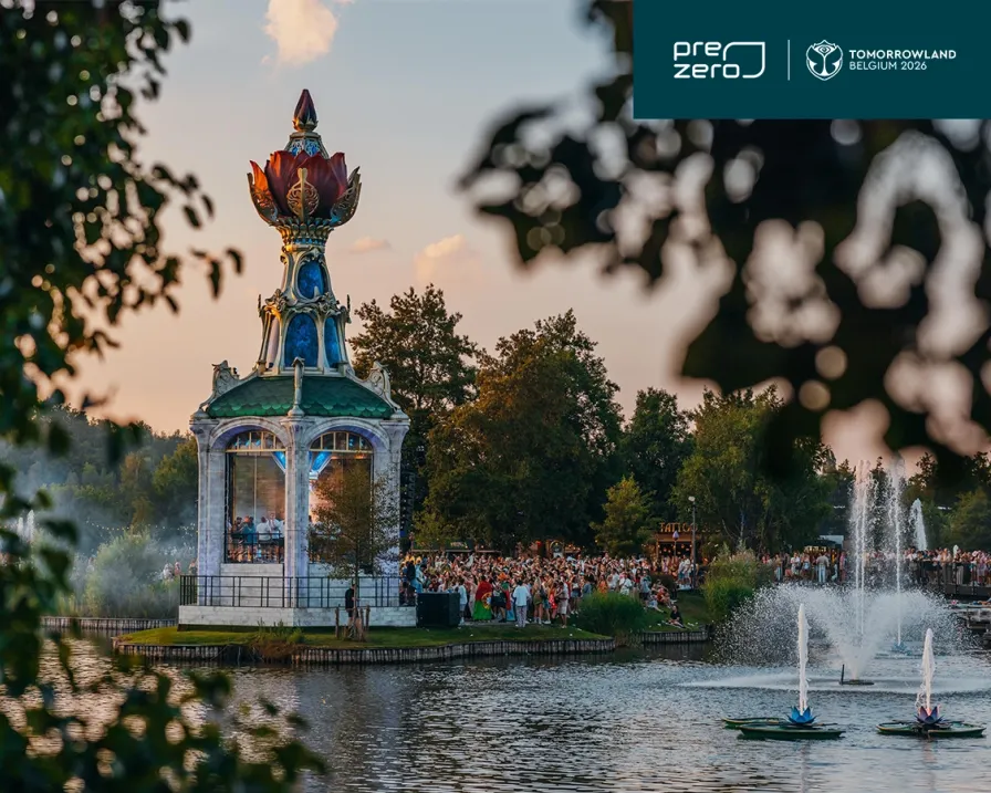 PreZero-Partnerschaft für Kreislaufwirtschaft und Nachhaltigkeit bei Tomorrowland Belgium 2026, Visualisierung der magischen Festival-Bühne am See