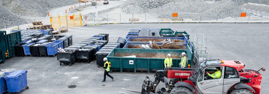 Överblick över hubben med containrar och kärl