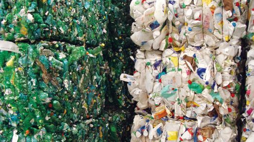 Plastic balen