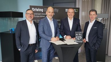 v.l.n.r.: Ronald Bornée (Geschäftsleitung Business Development und Sales PreZero Deutschland), Carsten Dülfer (CEO PreZero Deutschland), Ralf Hattler (Senior Vice President Customer Support und Aftersales BMW Group) & Alexander Efthimiou (Senior Vice President Business Development BMW Group), Bildquelle: PreZero