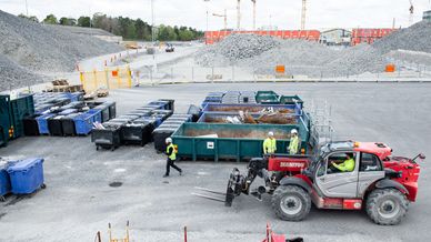 Överblick över hubben med containrar och kärl
