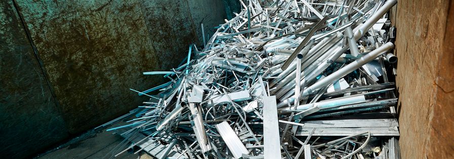 Pile with metal waste