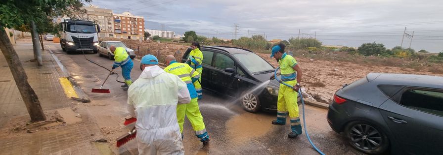 Labores del equipo de limpieza viaria de Madrid