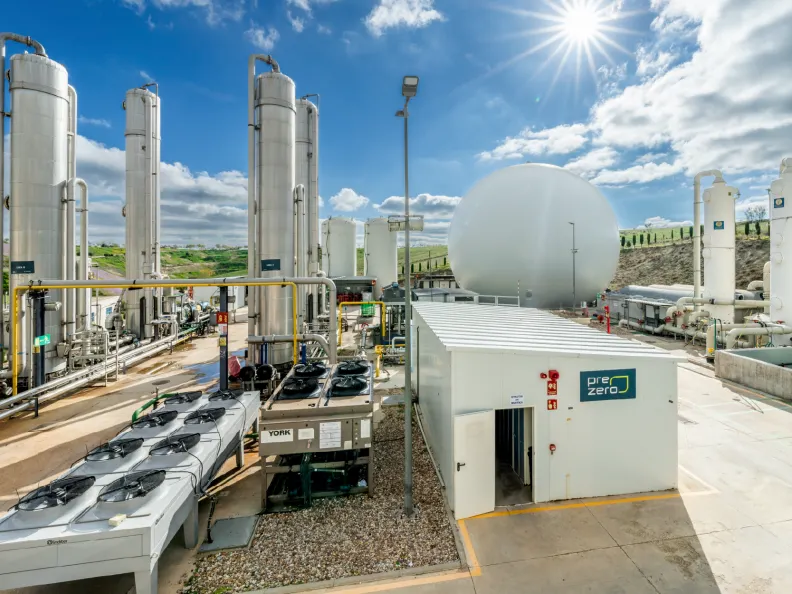 PreZero Anlage zur Biomethan-Erzeugung: Nachhaltige Energiegewinnung und Ressourcensouveränität durch innovative Kreislaufwirtschaft.PreZero Anlage zur Biomethan-Erzeugung: Nachhaltige Energiegewinnung und Ressourcensouveränität durch innovative Kreislaufwirtschaft.