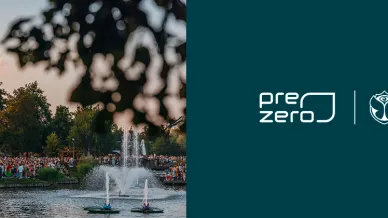 Festivalfoto an See; rechts die Logos von PreZero und Tomorrowland Belgium 2026