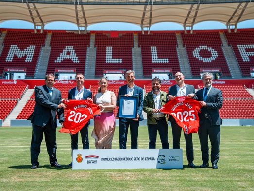 Entrega certificación - Son Moix Primer Estadio Residuo Cero de España