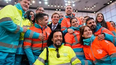 El Ayuntamiento de Madrid reconoce a los servicios de limpieza y recogida por su ayuda y solidaridad tras la DANA