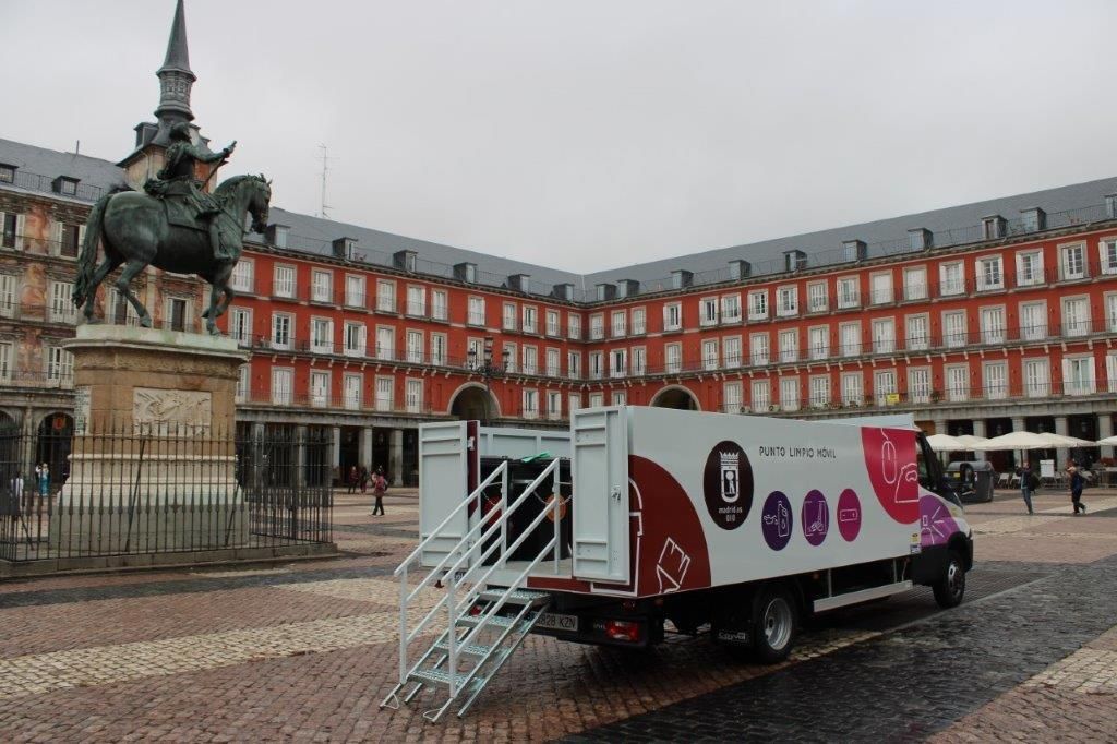 Punto limpio móvil en Plaza Mayor