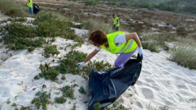 Recolha de resíduos na praia do Furadouro, Ovar. PreZero Portugal participa no World Cleanup Day